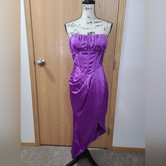 Hello Molly Strapless Basque Waist Corset Ruched Satin Asymmetrical Slit Dress - Picture 4 of 8